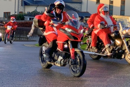 santas on a bike