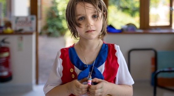 Girl in pirate fancy dress