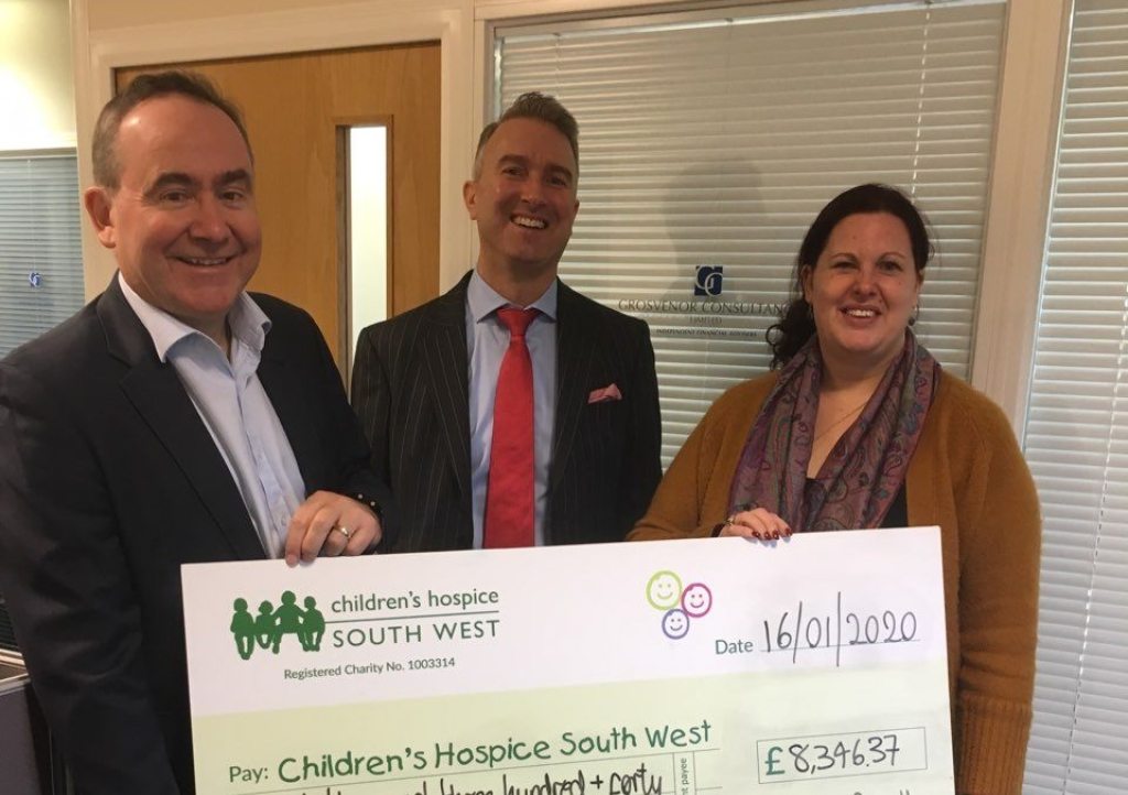 Grosvenor-Consultancy-give-cheque-to-CHSW